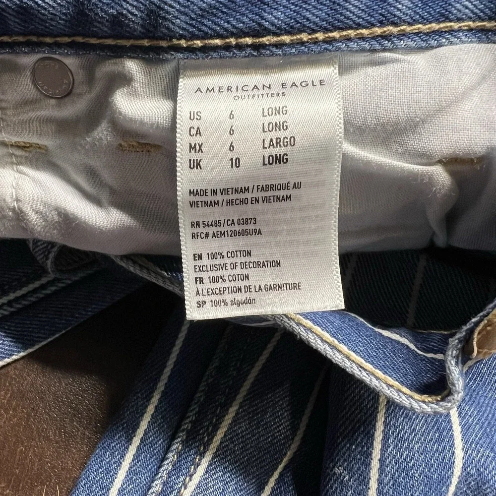 American Eagle Womens Size 6 Long Mom Jeans‎ Blue Striped High Rise 90s-Inspired